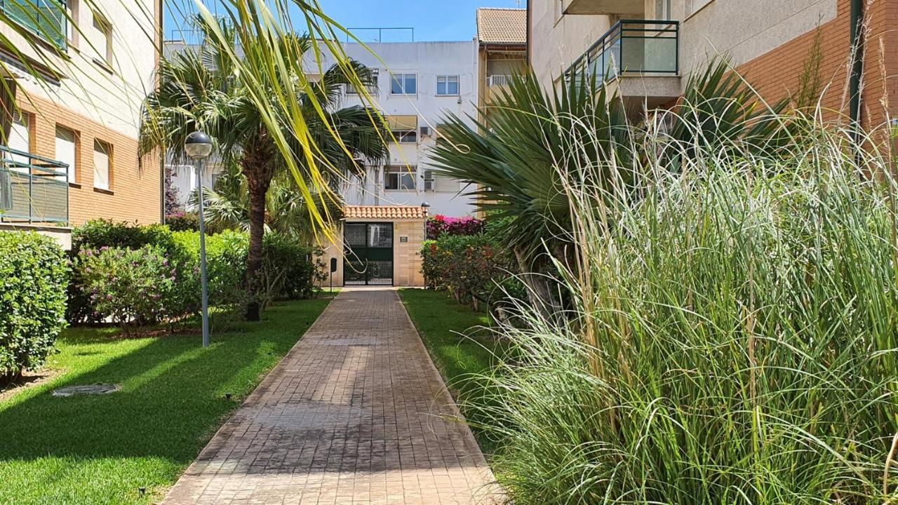 Universidad Del Mar - Alquiler Solo Familias กันดิอา ภายนอก รูปภาพ